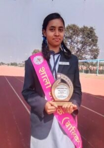 खुशी विश्वकर्मा सेजस कुसुमकसा की छात्रा ने रखी डौंडी ब्लॉक का मान, कक्षा 12 वीं में जिले के प्रवीण सूची में मिला तीसरा स्थान ।