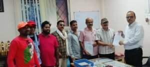 राजहरा खदान का ठेका कार्य ठप, सैकड़ों मजदूर बेरोजगार: सीटू ने सौंपा ज्ञापन, जल्द काम शुरू करने की मांग ।